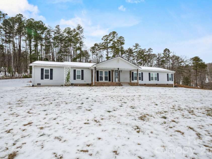 4855 Talley Road, Walkertown, NC 27051.  MLS# CAR4395476, YatesRealty ID 31531. Virtually landscaped