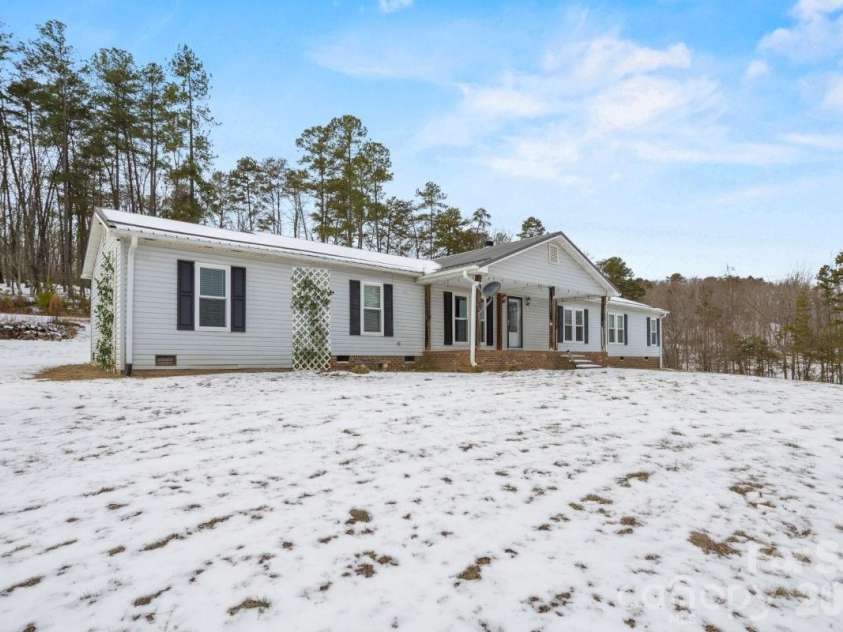 4855 Talley Road, Walkertown, NC 27051.  MLS# CAR4395476, YatesRealty ID 31531. Virtually landscaped