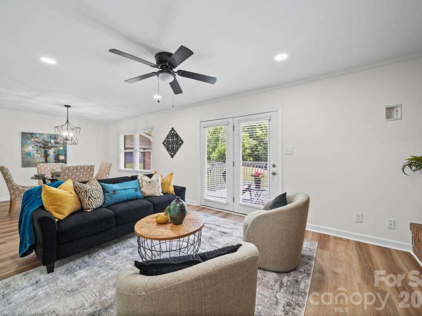 525 Julia Avenue, Belmont, NC 28012.  MLS# CAR4395543, YatesRealty ID 31533. 