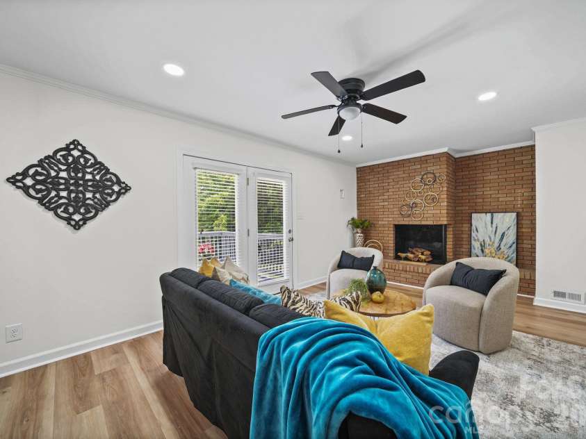 525 Julia Avenue, Belmont, NC 28012.  MLS# CAR4395543, YatesRealty ID 31533. 