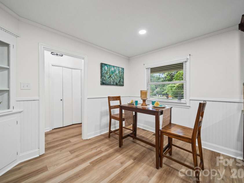 525 Julia Avenue, Belmont, NC 28012.  MLS# CAR4395543, YatesRealty ID 31533. 