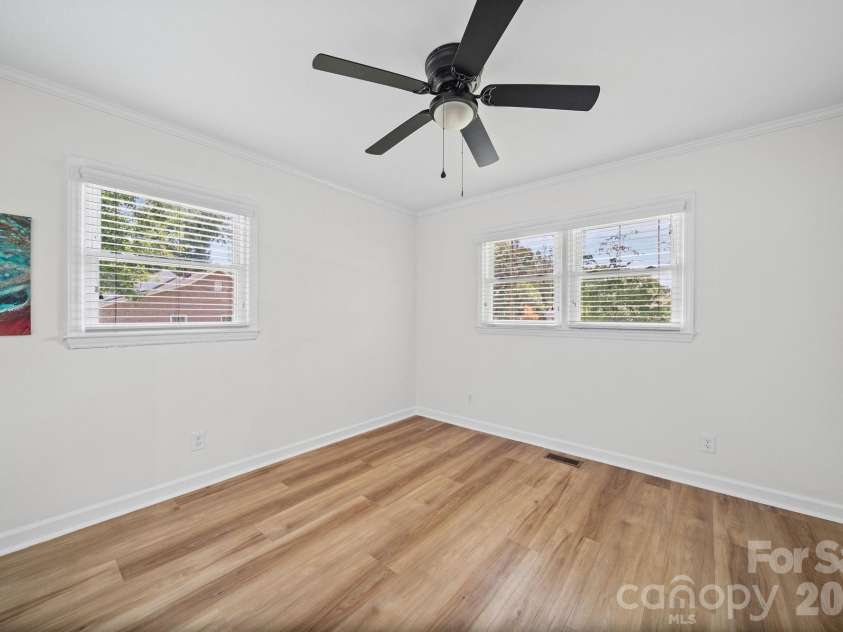 525 Julia Avenue, Belmont, NC 28012.  MLS# CAR4395543, YatesRealty ID 31533. 