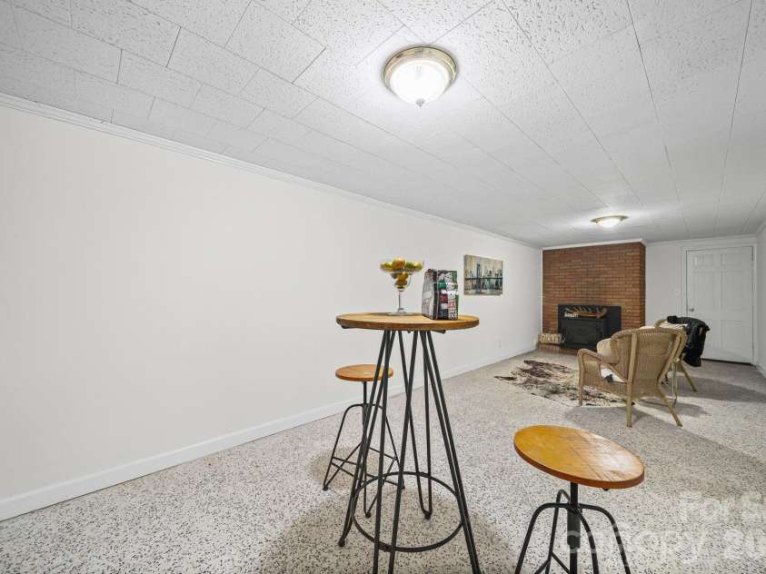 525 Julia Avenue, Belmont, NC 28012.  MLS# CAR4395543, YatesRealty ID 31533. 