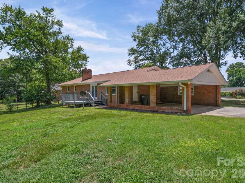 525 Julia Avenue, Belmont, NC 28012.  MLS# CAR4395543, YatesRealty ID 31533. 