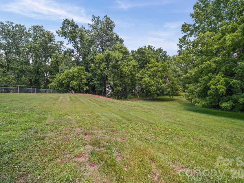 525 Julia Avenue, Belmont, NC 28012.  MLS# CAR4395543, YatesRealty ID 31533. 