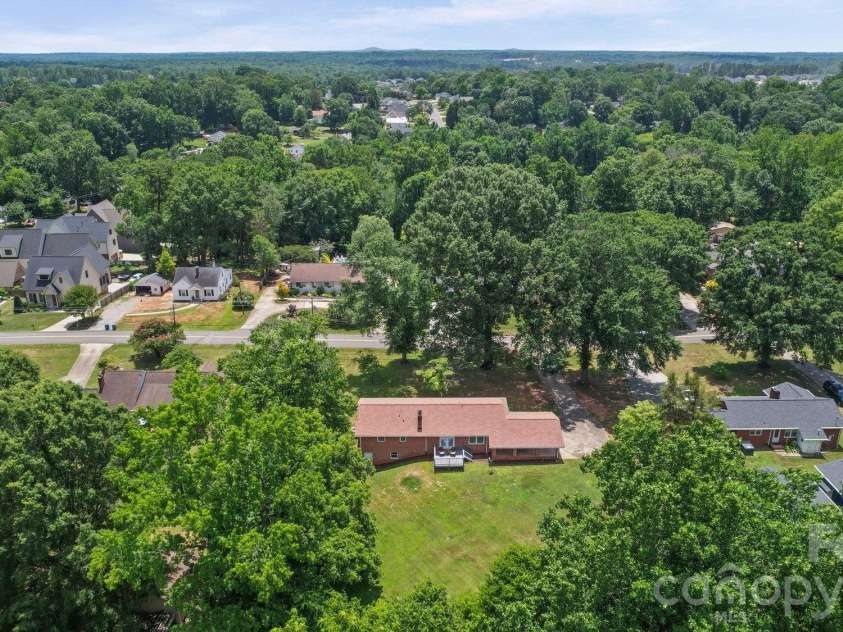 525 Julia Avenue, Belmont, NC 28012.  MLS# CAR4395543, YatesRealty ID 31533. 