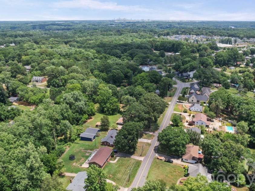 525 Julia Avenue, Belmont, NC 28012.  MLS# CAR4395543, YatesRealty ID 31533. 