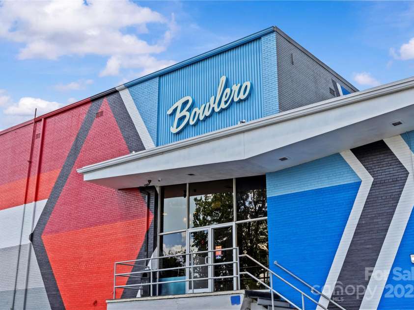 301 Wakefield Drive, Charlotte, NC 28209.  MLS# CAR4285273, YatesRealty ID 31534. Bowling! Of course, just walk on over to Montford Dr