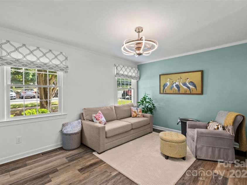 301 Wakefield Drive, Charlotte, NC 28209.  MLS# CAR4285273, YatesRealty ID 31534. Living room flooded with light