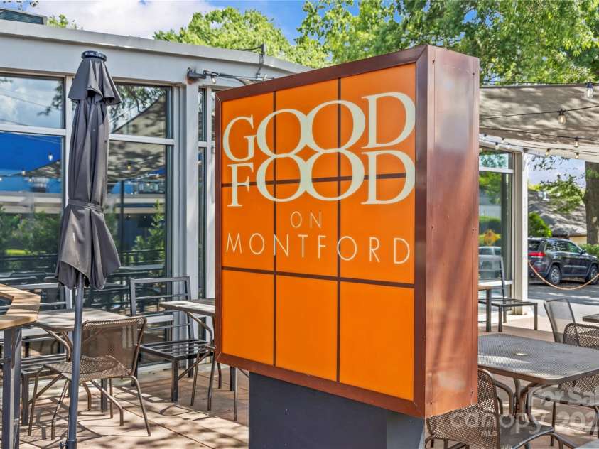 301 Wakefield Drive, Charlotte, NC 28209.  MLS# CAR4285273, YatesRealty ID 31534. Montford Dr is about a 15 minute walk - Good Food on Montford