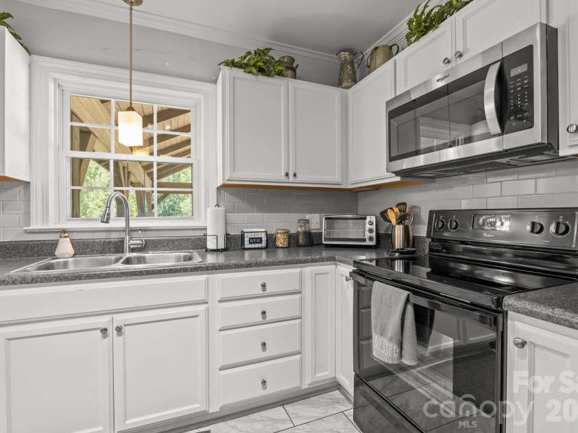 9256 US Highway 311 Highway, Archdale, NC 27263.  MLS# CAR4395559, YatesRealty ID 31534. 