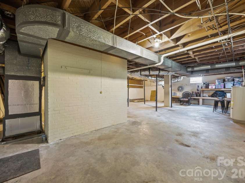 9256 US Highway 311 Highway, Archdale, NC 27263.  MLS# CAR4395559, YatesRealty ID 31534. 
