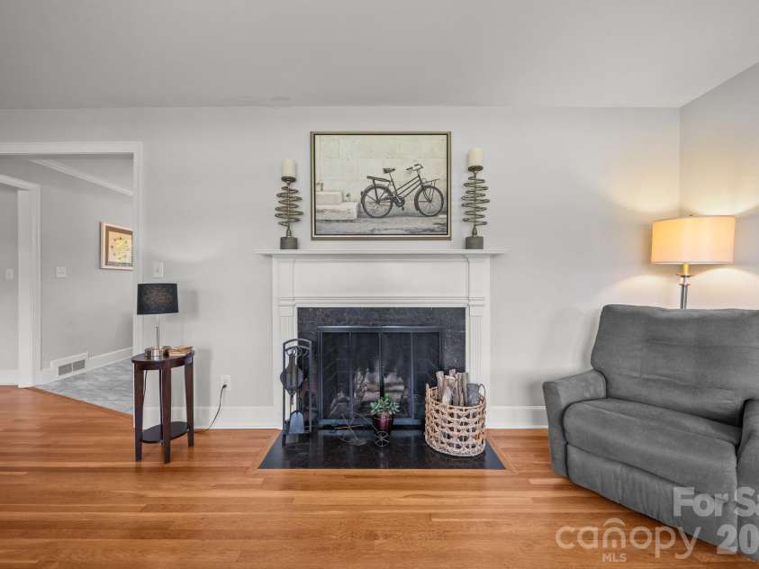 9256 US Highway 311 Highway, Archdale, NC 27263.  MLS# CAR4395559, YatesRealty ID 31534. 