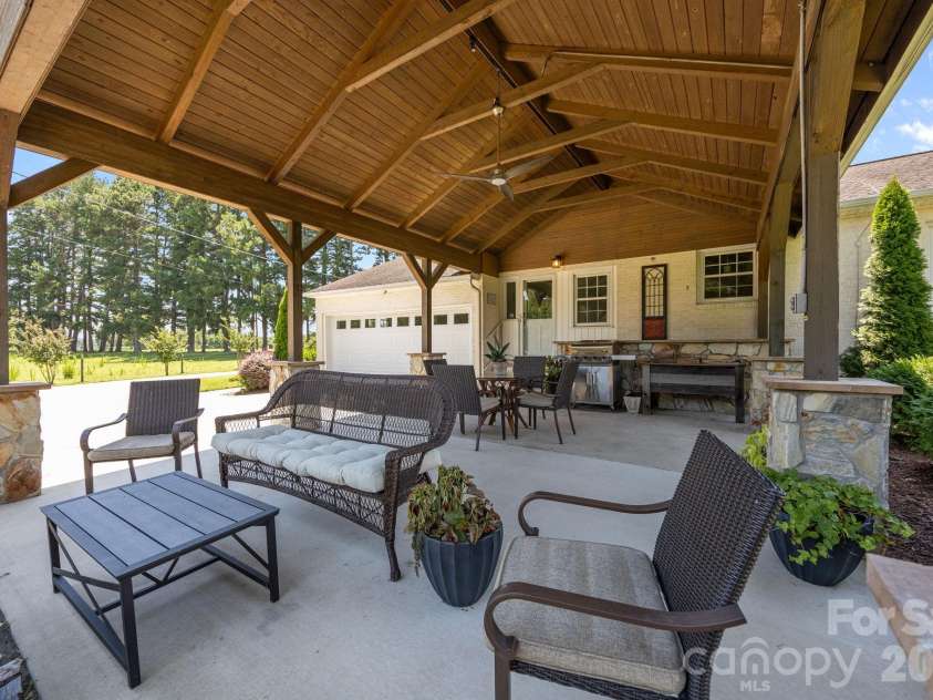 9256 US Highway 311 Highway, Archdale, NC 27263.  MLS# CAR4395559, YatesRealty ID 31534. 