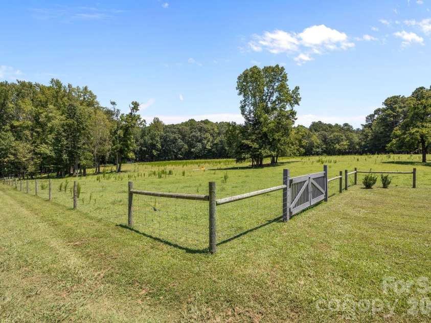 9256 US Highway 311 Highway, Archdale, NC 27263.  MLS# CAR4395559, YatesRealty ID 31534. 