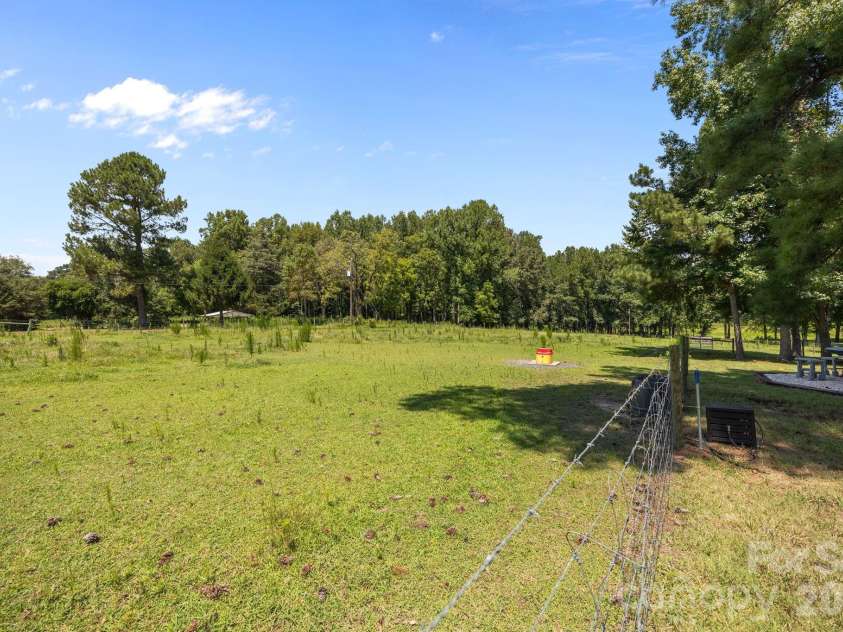 9256 US Highway 311 Highway, Archdale, NC 27263.  MLS# CAR4395559, YatesRealty ID 31534. 