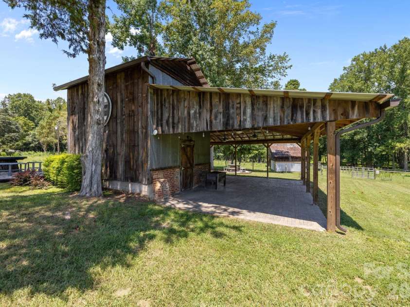 9256 US Highway 311 Highway, Archdale, NC 27263.  MLS# CAR4395559, YatesRealty ID 31534. 