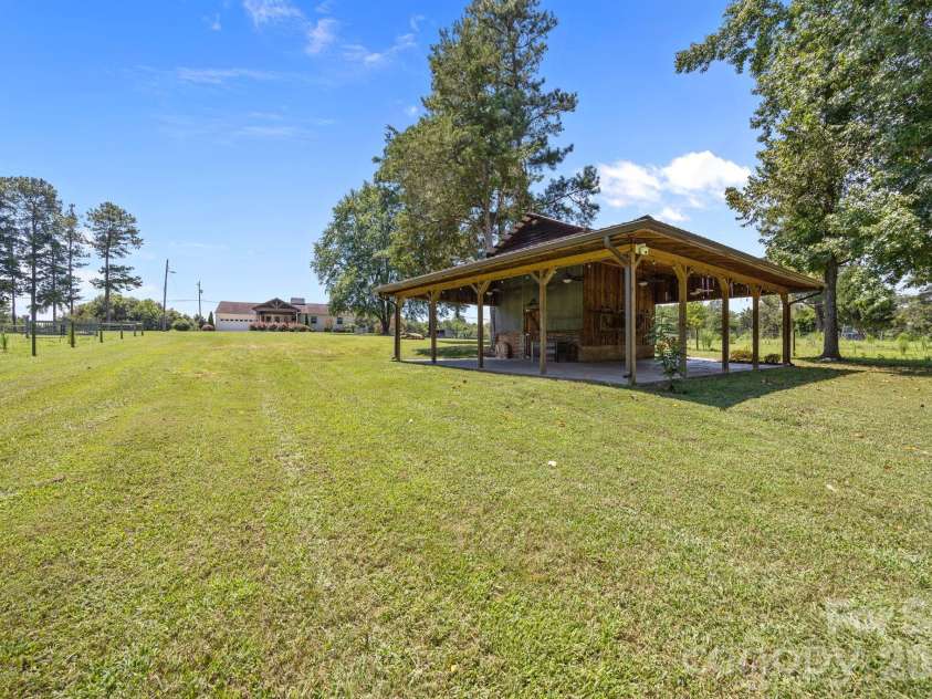 9256 US Highway 311 Highway, Archdale, NC 27263.  MLS# CAR4395559, YatesRealty ID 31534. 