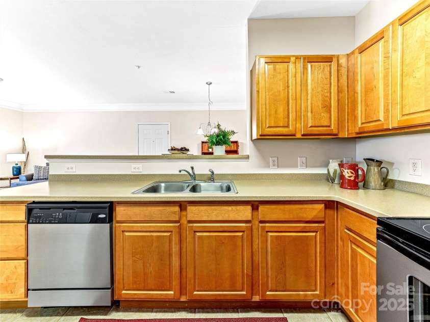 726 Appeldoorn Circle, Asheville, NC 28803.  MLS# CAR4271389, YatesRealty ID 31535. 