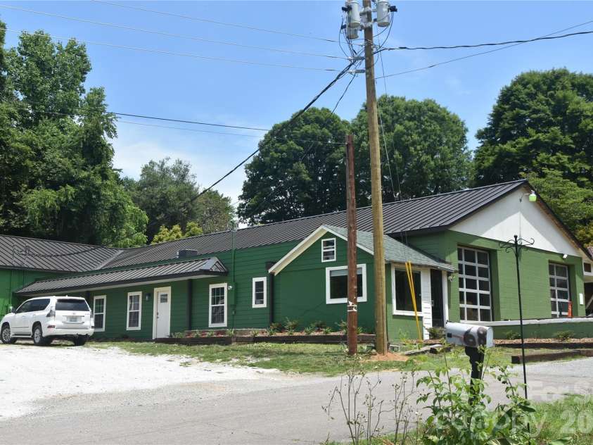 68 Circle Drive, Marion, NC 28752.  MLS# CAR4395560, YatesRealty ID 31536. Apartment and Warehouse View.