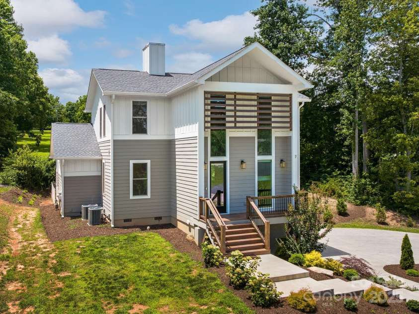 7 Copper Mill Court, Candler, NC 28715.  MLS# CAR4277855, YatesRealty ID 31536. 