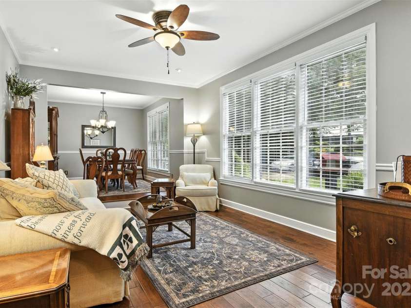 4035 Wandering Lane, Hickory, NC 28601.  MLS# CAR4289807, YatesRealty ID 31537. 