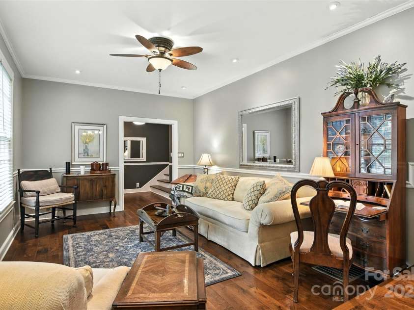 4035 Wandering Lane, Hickory, NC 28601.  MLS# CAR4289807, YatesRealty ID 31537. 