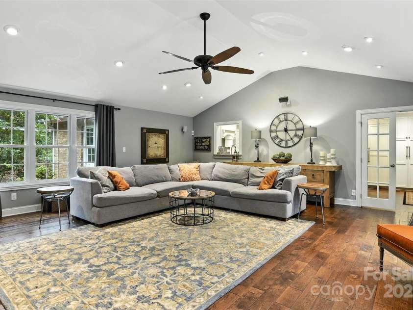 4035 Wandering Lane, Hickory, NC 28601.  MLS# CAR4289807, YatesRealty ID 31537. 