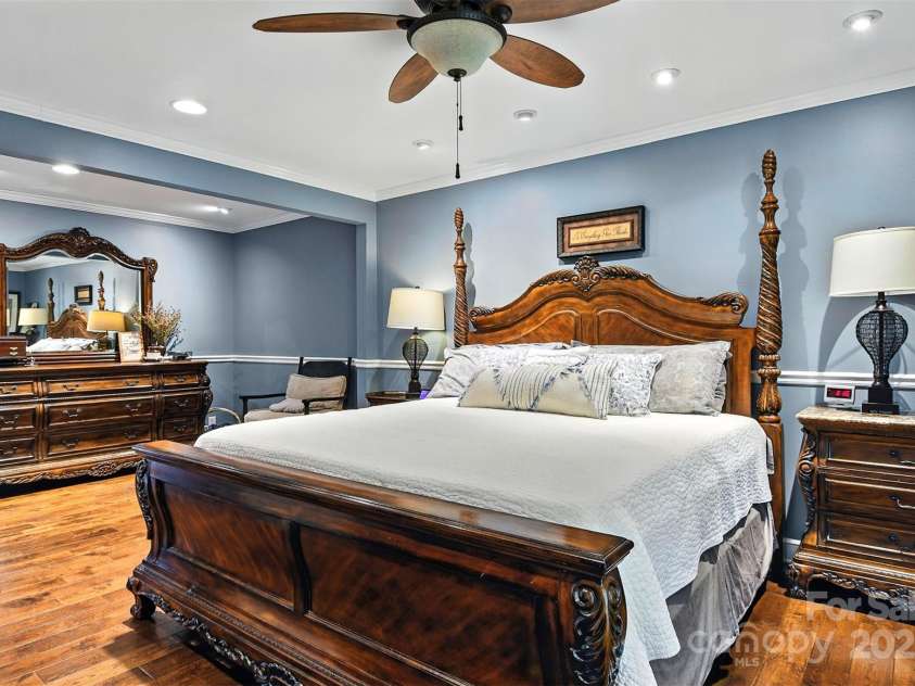 4035 Wandering Lane, Hickory, NC 28601.  MLS# CAR4289807, YatesRealty ID 31537. 