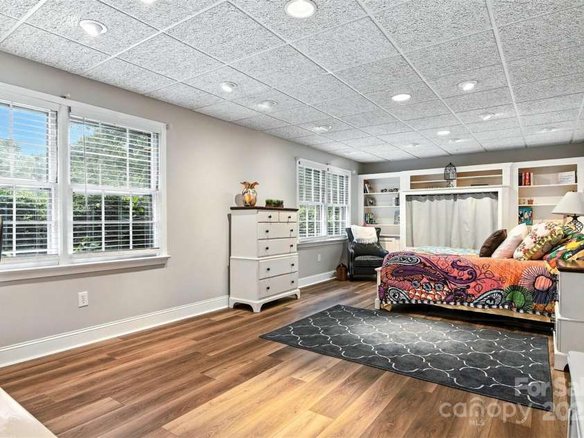 4035 Wandering Lane, Hickory, NC 28601.  MLS# CAR4289807, YatesRealty ID 31537. 