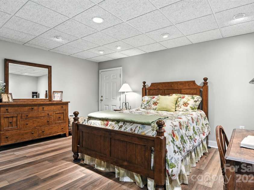 4035 Wandering Lane, Hickory, NC 28601.  MLS# CAR4289807, YatesRealty ID 31537. 