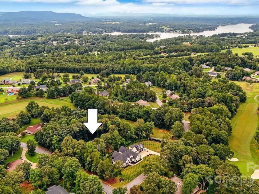 4035 Wandering Lane, Hickory, NC 28601.  MLS# CAR4289807, YatesRealty ID 31537. 