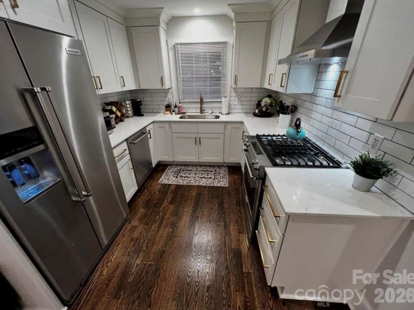 523 Kenlough Drive, Charlotte, NC 28209.  MLS# CAR4395390, YatesRealty ID 31537. 