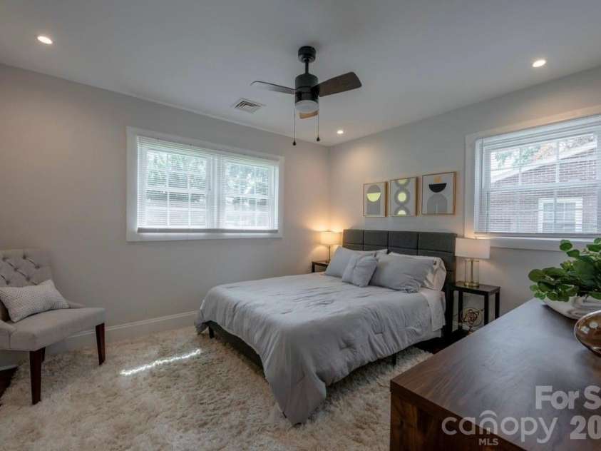 523 Kenlough Drive, Charlotte, NC 28209.  MLS# CAR4395390, YatesRealty ID 31537. 