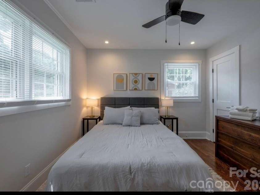 523 Kenlough Drive, Charlotte, NC 28209.  MLS# CAR4395390, YatesRealty ID 31537. 