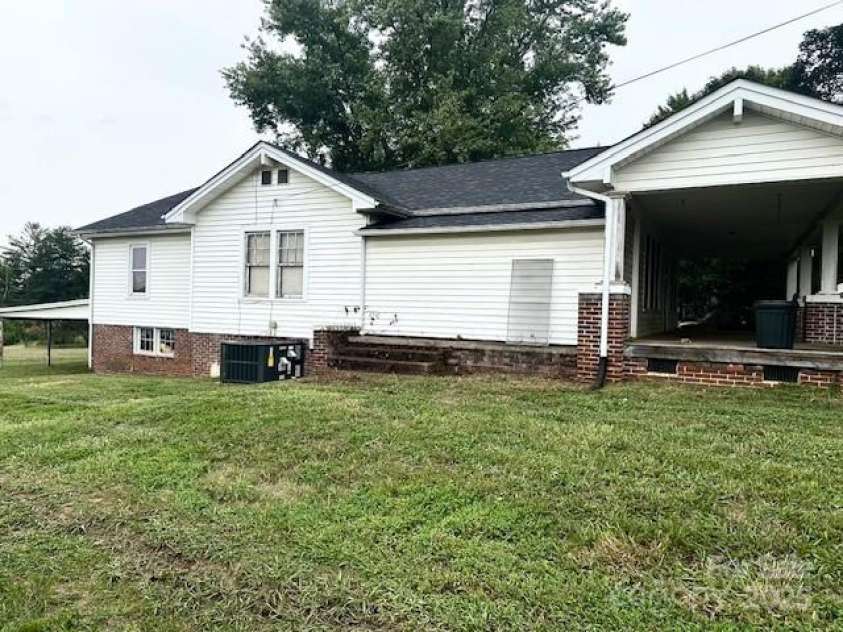 701 Carbon City Road, Morganton, NC 28655.  MLS# CAR4287557, YatesRealty ID 31538. 