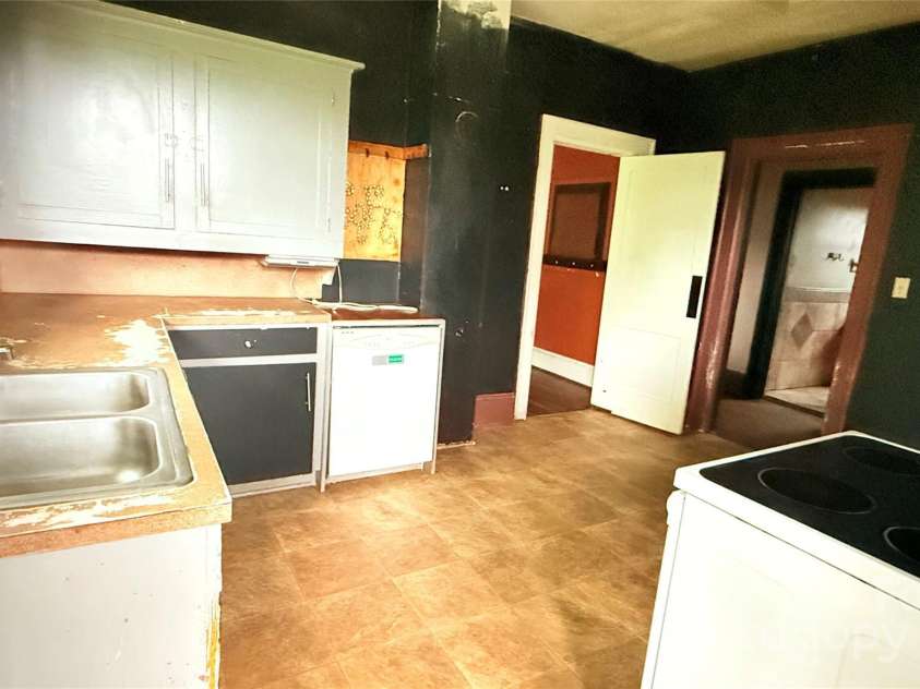 701 Carbon City Road, Morganton, NC 28655.  MLS# CAR4287557, YatesRealty ID 31538. 