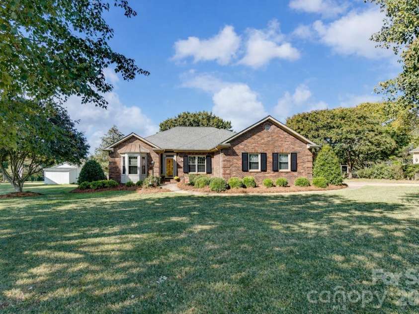246 Canvasback Road, Mooresville, NC 28117.  MLS# CAR4395585, YatesRealty ID 31539. 