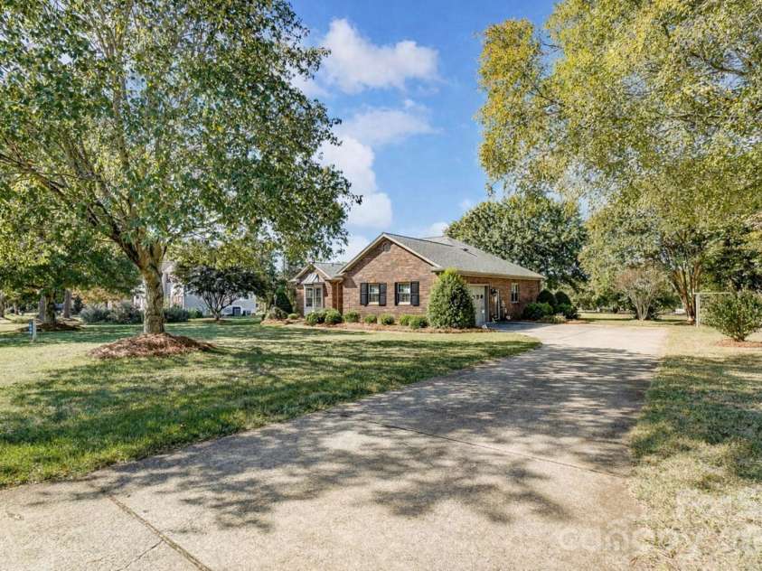 246 Canvasback Road, Mooresville, NC 28117.  MLS# CAR4395585, YatesRealty ID 31539. 