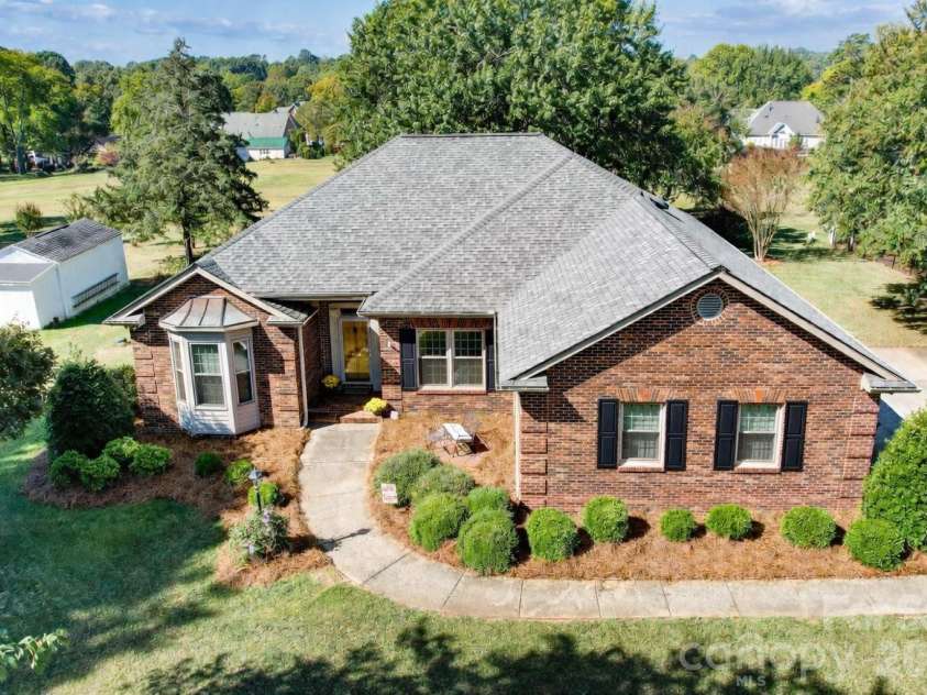 246 Canvasback Road, Mooresville, NC 28117.  MLS# CAR4395585, YatesRealty ID 31539. 