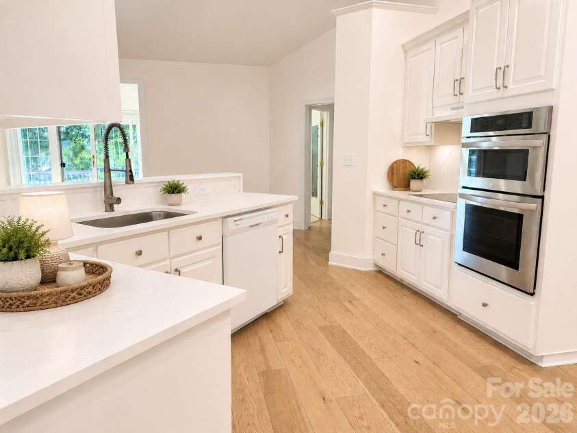 246 Canvasback Road, Mooresville, NC 28117.  MLS# CAR4395585, YatesRealty ID 31539. Decorations added virtually