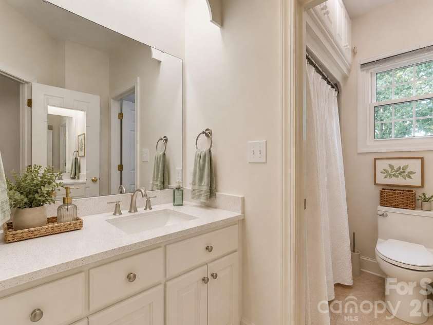 246 Canvasback Road, Mooresville, NC 28117.  MLS# CAR4395585, YatesRealty ID 31539. Decorations added virtually