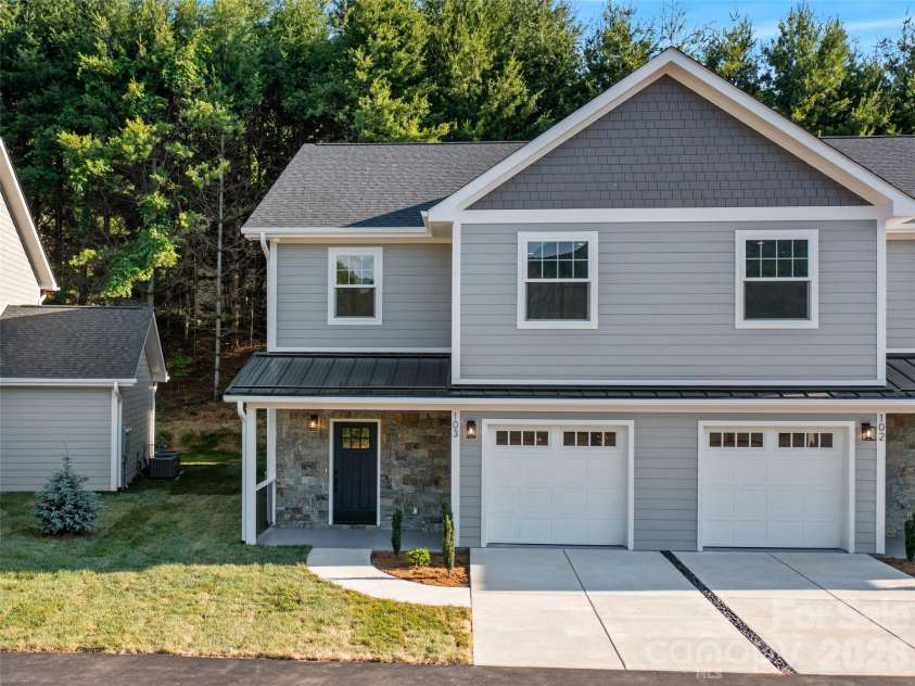 100 Red Twig Lane, Burnsville, NC 28714.  MLS# CAR4349465, YatesRealty ID 3154. 