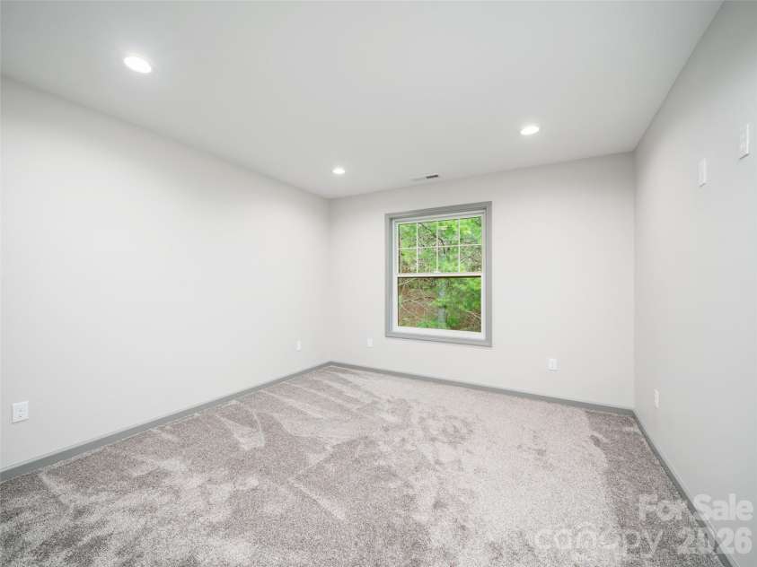 100 Red Twig Lane, Burnsville, NC 28714.  MLS# CAR4349465, YatesRealty ID 3154. 