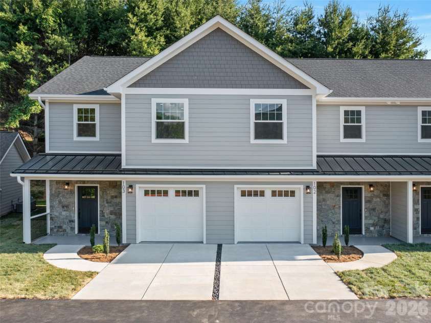 100 Red Twig Lane, Burnsville, NC 28714.  MLS# CAR4349465, YatesRealty ID 3154. 