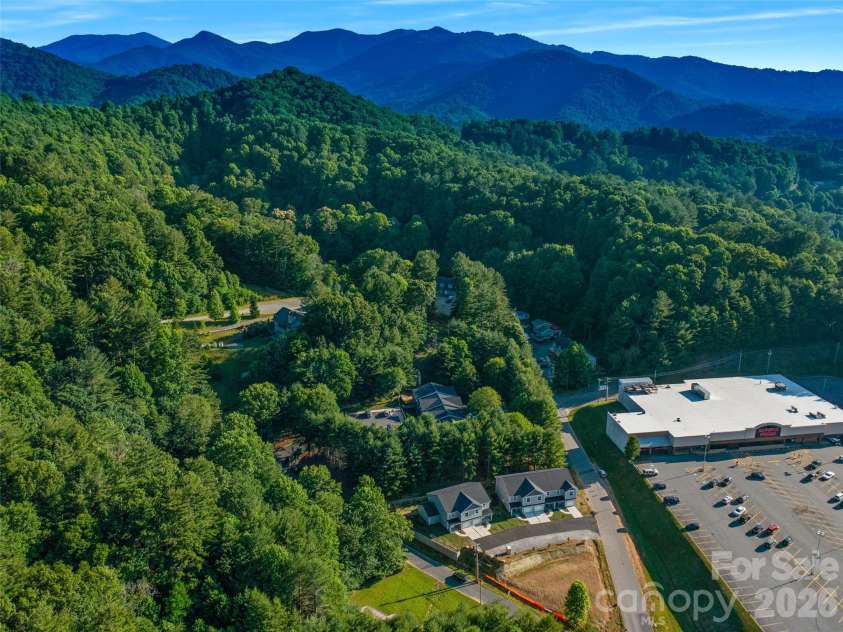 100 Red Twig Lane, Burnsville, NC 28714.  MLS# CAR4349465, YatesRealty ID 3154. 