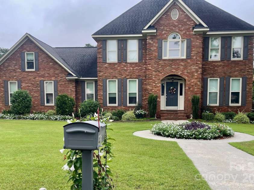 417 Oxford Road, Lexington, SC 29072.  MLS# CAR4324444, YatesRealty ID 3154. 