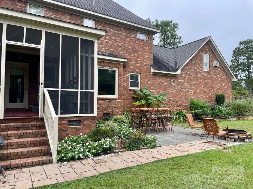 417 Oxford Road, Lexington, SC 29072.  MLS# CAR4324444, YatesRealty ID 3154. 