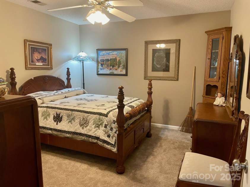 417 Oxford Road, Lexington, SC 29072.  MLS# CAR4324444, YatesRealty ID 3154. 