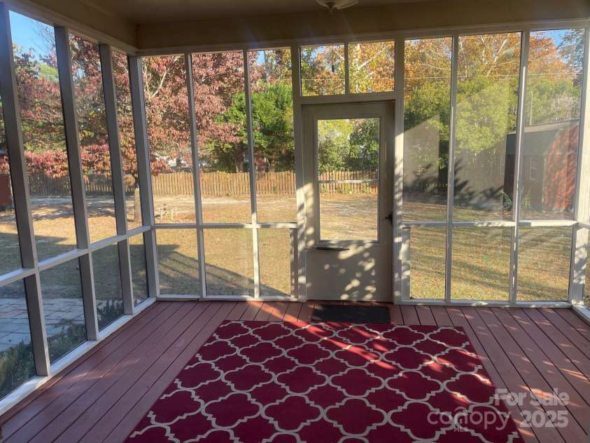 417 Oxford Road, Lexington, SC 29072.  MLS# CAR4324444, YatesRealty ID 3154. 